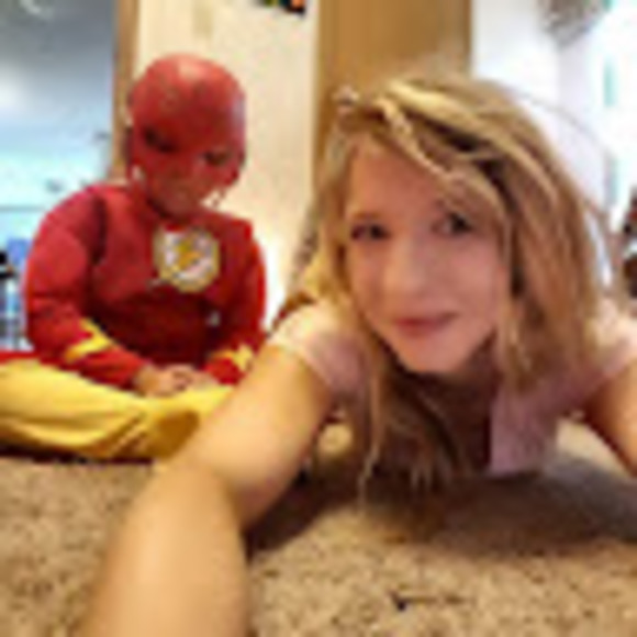 Meet your Posher, Ariel - Picture 1 of 1